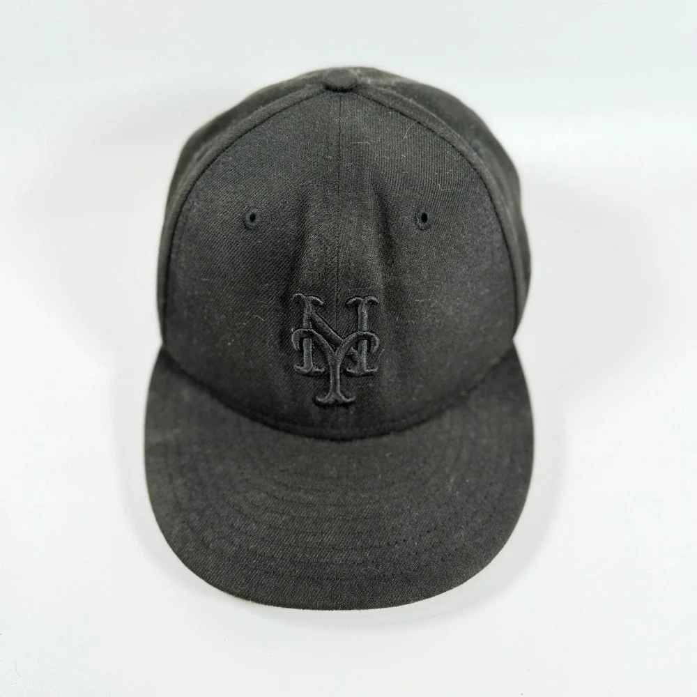 New York Mets New Era 9FIFTY Hat Blackout Tonal Black Logo Snapback Cap - Picture 2 of 7